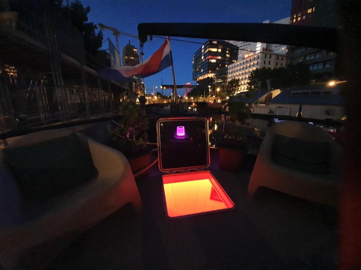 De Coaster & Aquarium Ponton Hotel Rotterdam Exterior photo