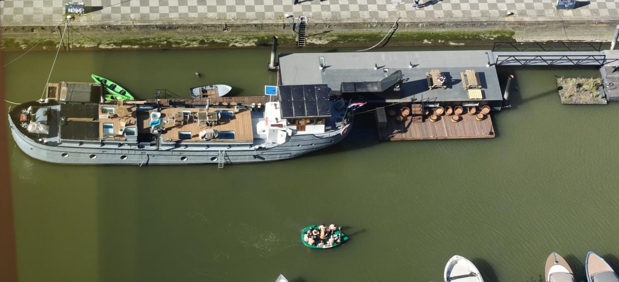 De Coaster & Aquarium Ponton Hotel Rotterdam Exterior photo